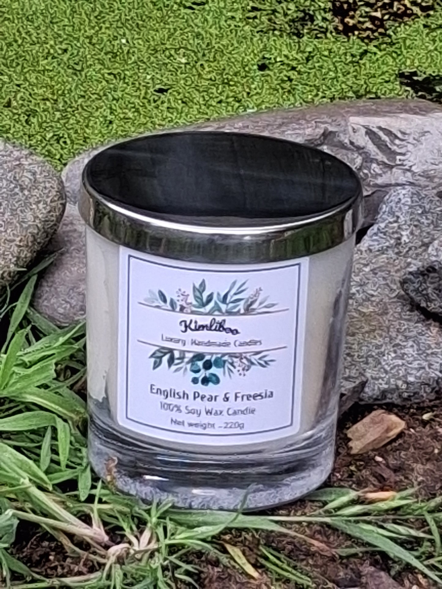 English Pear & Freesia Scented Wood Wick Candle
