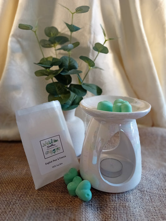English Pear & Freesia green heart wax melts
